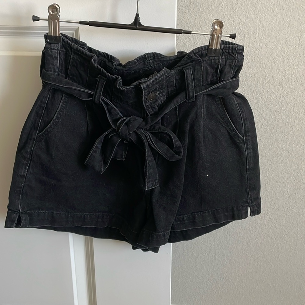 American Eagle size 0. Black Jean shorts